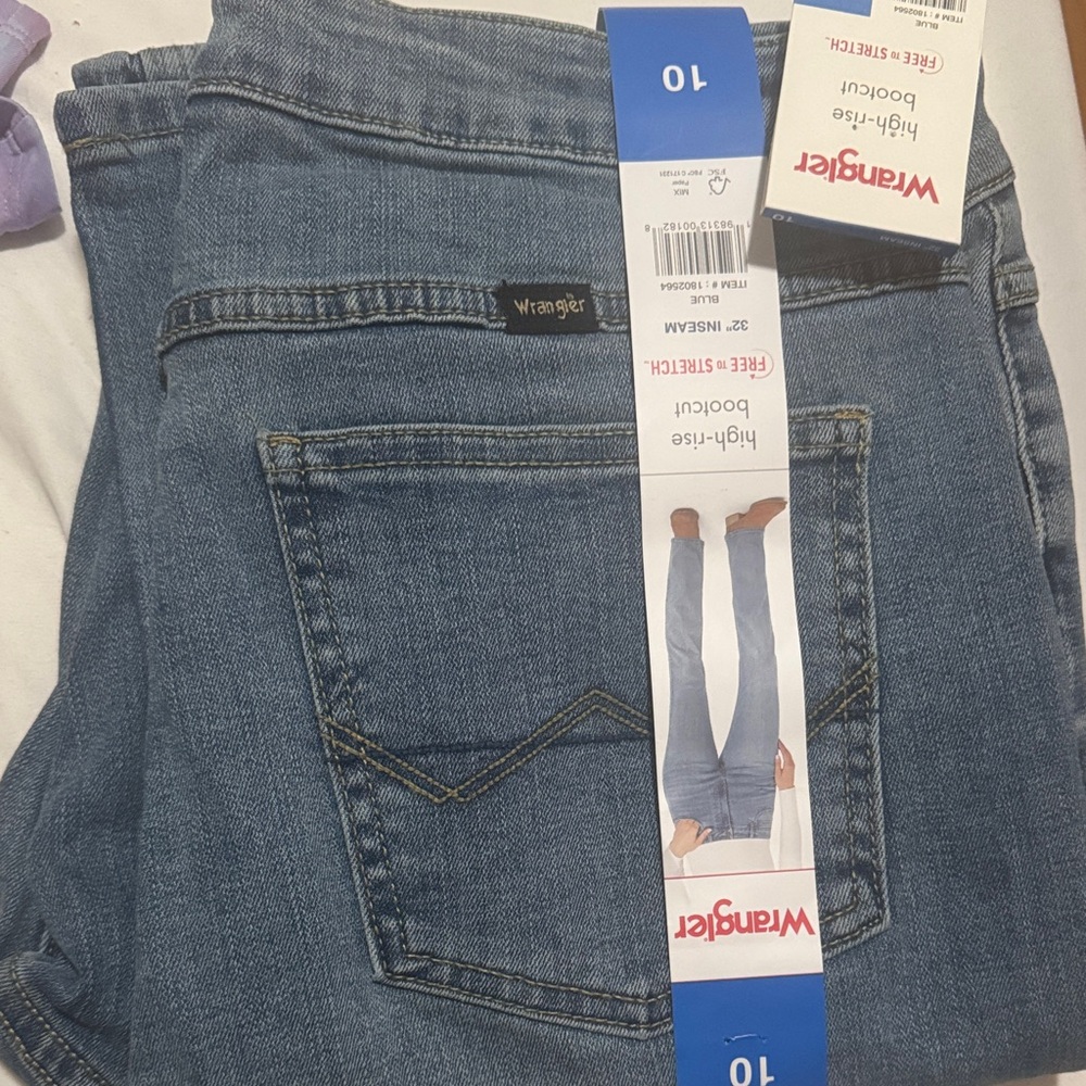 Wrangler Women's Light Blue Boot Cut Jeans